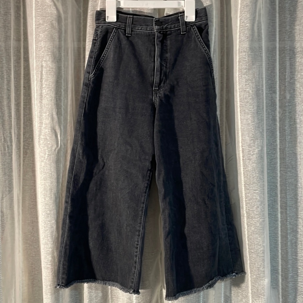 black wide leg in capri/jean